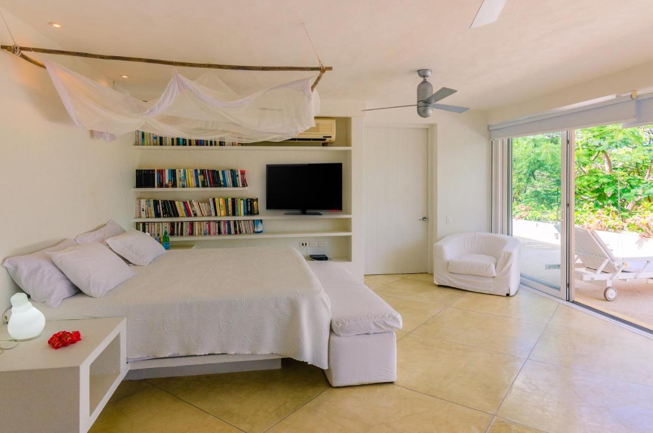 Cocos Villa *
