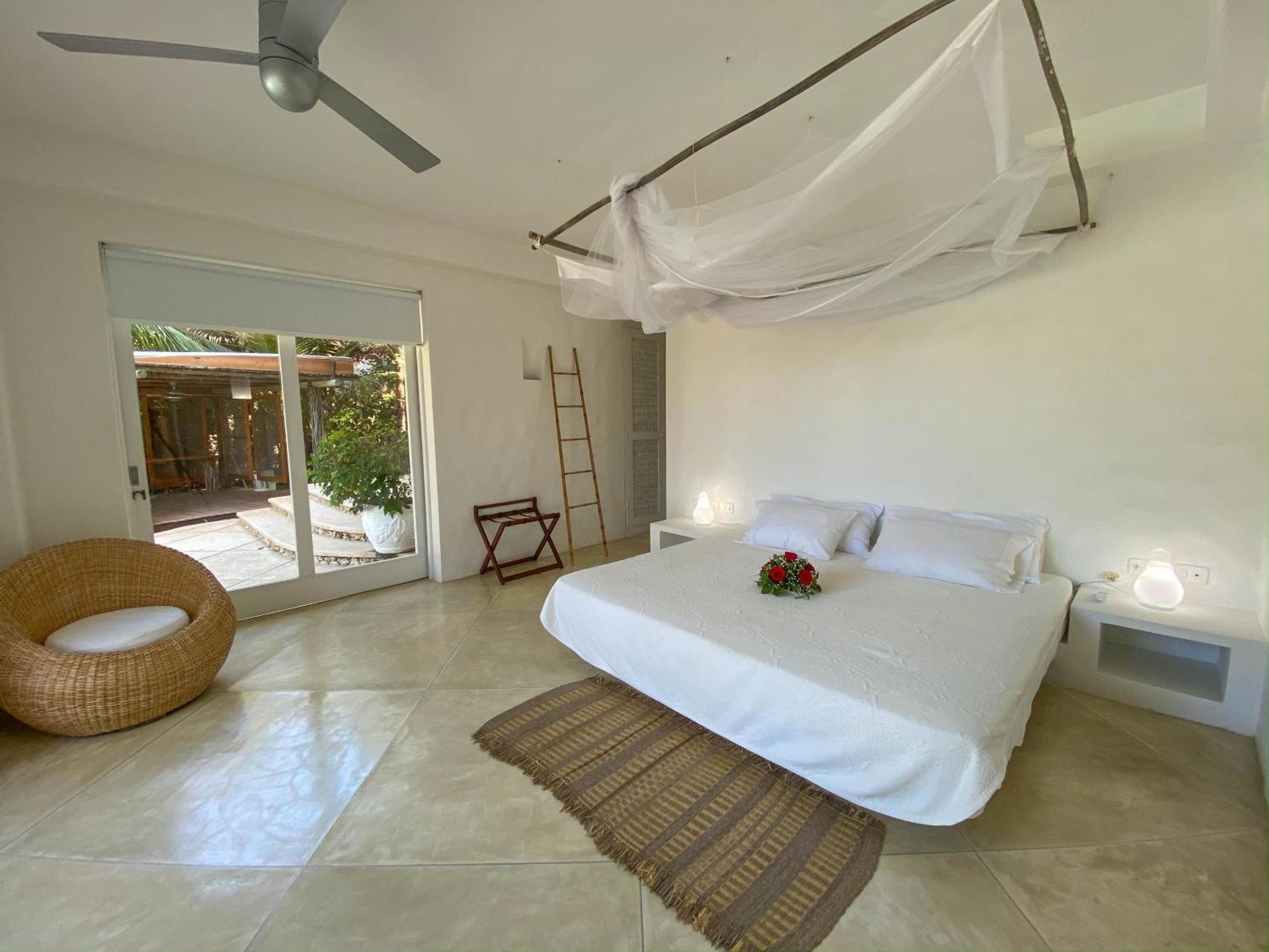 Cocos Villa *