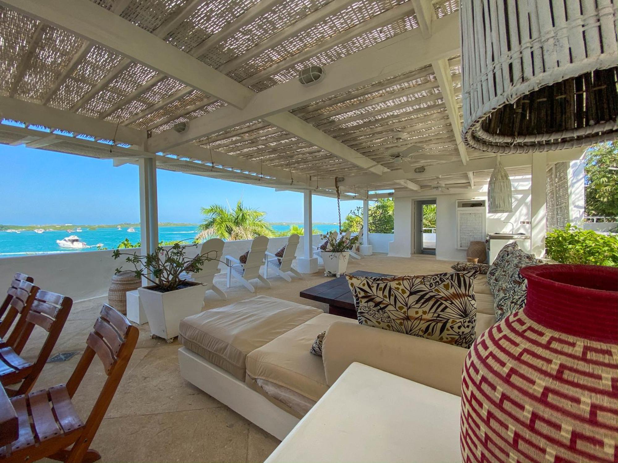 Cocos Villa *